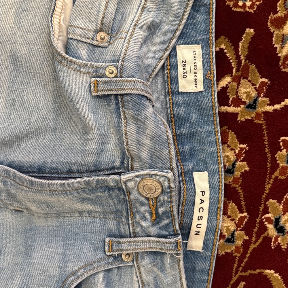 PacSun Light Wash Men’s Skinny Jeans - Picture 2 of 4